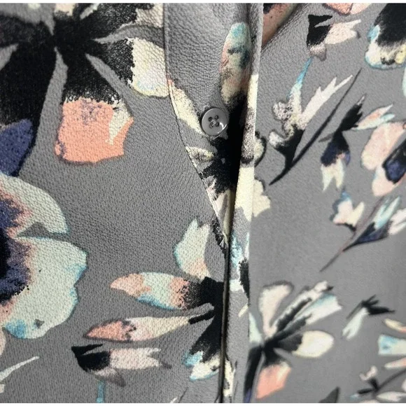 c&e Gray Floral Blouse 3/4 Sleeve, Size M, EUC - Picture 5 of 8